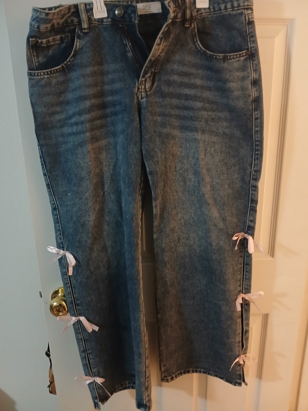 Pink Ribbon Detail Wide-Leg Jeans - Blue